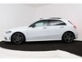 Mercedes-Benz A-klasse 180 Business Solution Plus AMG (PANORAMADAK, SFEERVERLICHTING, CAMERA, STOELVERWARMING, ELEKT. STOELEN)