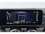 Mercedes-Benz A-klasse 180 Business Solution Plus AMG (PANORAMADAK, SFEERVERLICHTING, CAMERA, STOELVERWARMING, ELEKT. STOELEN)