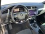 Volkswagen Tiguan 1.4 TSI R-line / Digitaal dashboard / Pano / Navigatie / App connect / Camera / Zwenkbare trekhaak / Allseason /