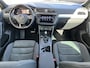 Volkswagen Tiguan 1.4 TSI R-line / Digitaal dashboard / Pano / Navigatie / App connect / Camera / Zwenkbare trekhaak / Allseason /