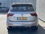 Volkswagen Tiguan 1.4 TSI R-line / Digitaal dashboard / Pano / Navigatie / App connect / Camera / Zwenkbare trekhaak / Allseason /