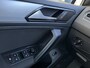 Volkswagen Tiguan 1.4 TSI R-line / Digitaal dashboard / Pano / Navigatie / App connect / Camera / Zwenkbare trekhaak / Allseason /