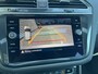 Volkswagen Tiguan 1.4 TSI R-line / Digitaal dashboard / Pano / Navigatie / App connect / Camera / Zwenkbare trekhaak / Allseason /