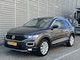 Volkswagen T-Roc 1.5 TSI Sport / Digitaal dashboard / Pano / Navigatie / App connect / Parkeersensoren V+A / Trekhaak / **