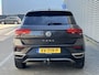 Volkswagen T-Roc 1.5 TSI Sport / Digitaal dashboard / Pano / Navigatie / App connect / Parkeersensoren V+A / Trekhaak / **