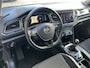 Volkswagen T-Roc 1.5 TSI Sport / Digitaal dashboard / Pano / Navigatie / App connect / Parkeersensoren V+A / Trekhaak / **