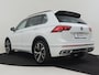 Volkswagen Tiguan R-Line Business eHybrid 245 PK DSG/AUTO | Glazen panorama-dak | Trekhaak | Head-up display | Achteruitrijcamera | Stoel/Stuurverwarming | Navigatie | Apple carplay android auto | 20"LMV