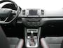 SEAT Alhambra 1.4 TSI FR 150pk DSG 7 Persoons | Trekhaak Af Fabriek | Panodak | Camera | Keyless | Alcantara Sportstoelen Verwarmd | EL. Schuifdeuren | Bi Xenon | Apple Carplay | Navigatie | DAB | Cruise Control |