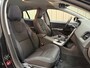 Volvo V60 1.6 T3 R-Design Org.NL! / Cruise / Navigatie / Afn. Trekhaak / PDC / 18'' LMV