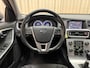 Volvo V60 1.6 T3 R-Design Org.NL! / Cruise / Navigatie / Afn. Trekhaak / PDC / 18'' LMV