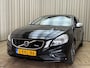 Volvo V60 1.6 T3 R-Design Org.NL! / Cruise / Navigatie / Afn. Trekhaak / PDC / 18'' LMV