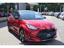 Toyota Yaris 1.5 HYBRID 130 EXECUTIVE NIEUW! BLIND-SPOT JBL-AUDIO HUD PANODAK P-SENSOREN STOEL/STUURVERW KEYLESS APPLE/ANDROID AD-CRUISE