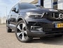 Volvo XC40 Recharge P8 AWD R-Design / Automaat / NL-Auto / Dealer-Onderhouden / Open-Panodak / Pilot-Assist / Warmtepomp / Standkachel / Stuur- en Stoelverwarming / Elektr.-Wegklapbare Trekhaak / LED / Keyless / Dodehoek-Detectie / Elektr.-Achterklep / Apple-Carplay & Android-Auto / DAB Radio-Bluetooth / Navi / PDC V+A / 19'' LMV / ENZ.