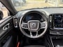 Volvo XC40 Recharge P8 AWD R-Design / Automaat / NL-Auto / Dealer-Onderhouden / Open-Panodak / Pilot-Assist / Warmtepomp / Standkachel / Stuur- en Stoelverwarming / Elektr.-Wegklapbare Trekhaak / LED / Keyless / Dodehoek-Detectie / Elektr.-Achterklep / Apple-Carplay & Android-Auto / DAB Radio-Bluetooth / Navi / PDC V+A / 19'' LMV / ENZ.