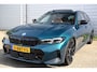 BMW 3-Serie Touring 330e*M-Pakket*Dak*Trekhaak*112Dkm**Keyless*2023*Boston Green*INDIVIDUAL*