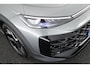 Volkswagen T-Roc 1.5 eTsi 150pk DSG R-Line First Edition Trekhaak Camera Keyless Stoelverwarming Virtual Cockpit Carplay