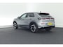 Volkswagen T-Roc 1.5 eTsi 150pk DSG R-Line First Edition Trekhaak Camera Keyless Stoelverwarming Virtual Cockpit Navigatie