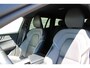 Volvo V60 T6 AWD R-Design | Elektrisch verstelbare bestuurdersstoel met geheugen | Adaptive Cruise Control & Pilot Assist | Premium Audio by Bowers & Wilkins | Head-up display | Rondomzicht camera | Voorstoelen en stuurwiel verwarmd | Achterbank verwarmd | Koplampen adaptief | Trekhaak semi elektrisch | Keyless entry & drive | Dodehoekdetectie met correctie | Apple Carplay & Android Auto | Extra getint glas | Standkachel |
