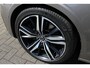 Volvo V60 T6 AWD R-Design | Elektrisch verstelbare bestuurdersstoel met geheugen | Adaptive Cruise Control & Pilot Assist | Premium Audio by Bowers & Wilkins | Head-up display | Rondomzicht camera | Voorstoelen en stuurwiel verwarmd | Achterbank verwarmd | Koplampen adaptief | Trekhaak semi elektrisch | Keyless entry & drive | Dodehoekdetectie met correctie | Apple Carplay & Android Auto | Extra getint glas | Standkachel |