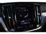 Volvo V60 T6 AWD R-Design | Elektrisch verstelbare bestuurdersstoel met geheugen | Adaptive Cruise Control & Pilot Assist | Premium Audio by Bowers & Wilkins | Head-up display | Rondomzicht camera | Voorstoelen en stuurwiel verwarmd | Achterbank verwarmd | Koplampen adaptief | Trekhaak semi elektrisch | Keyless entry & drive | Dodehoekdetectie met correctie | Apple Carplay & Android Auto | Extra getint glas | Standkachel |