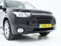 Mitsubishi Outlander 2.0 PHEV Instyle | Schuifdak | Trekhaak | Leder | Keyless | Camera | Stoelverwarming | Cruise