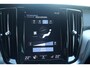 Volvo V60 T6 Recharge AWD R-Design | Panoramadak | Trekhaak | Stoelverwarming | BLIS | Pilot Assist | Harman / Kardon | Glossy Black