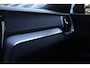 Volvo V60 T6 Recharge AWD R-Design | Panoramadak | Trekhaak | Stoelverwarming | BLIS | Pilot Assist | Harman / Kardon | Glossy Black