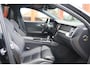 Volvo V60 T6 Recharge AWD R-Design | Panoramadak | Trekhaak | Stoelverwarming | BLIS | Pilot Assist | Harman / Kardon | Glossy Black