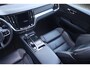Volvo V60 T6 Recharge AWD R-Design | Panoramadak | Trekhaak | Stoelverwarming | BLIS | Pilot Assist | Harman / Kardon | Glossy Black