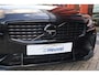 Volvo V60 T6 Recharge AWD R-Design | Panoramadak | Trekhaak | Stoelverwarming | BLIS | Pilot Assist | Harman / Kardon | Glossy Black