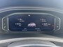 Volkswagen T-Roc 1.5 TSI Sport / Keyless Entry & Start  / Achteruitrijcamera / Apple Carplay & Android Auto  / DAB Radio  / Elektrische achterklep  / Lichtmetalen velgen 17”  /