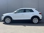 Volkswagen T-Roc 1.5 TSI Sport / Keyless Entry & Start  / Achteruitrijcamera / Apple Carplay & Android Auto  / DAB Radio  / Elektrische achterklep  / Lichtmetalen velgen 17”  /