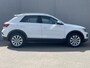 Volkswagen T-Roc 1.5 TSI Sport / Keyless Entry & Start  / Achteruitrijcamera / Apple Carplay & Android Auto  / DAB Radio  / Elektrische achterklep  / Lichtmetalen velgen 17”  /
