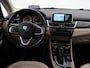 BMW 2-Serie Active Tourer 225i H.E. 230 PK AUT. *81.089 KM / ORIG. NL* + CARPLAY | HEAD-UP | LEDER | SFEERVERL. | STOELVERW.