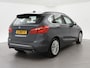 BMW 2-Serie Active Tourer 225i H.E. 230 PK AUT. *81.089 KM / ORIG. NL* + CARPLAY | HEAD-UP | LEDER | SFEERVERL. | STOELVERW.