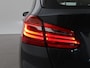 BMW 2-Serie Active Tourer 225i H.E. 230 PK AUT. *81.089 KM / ORIG. NL* + CARPLAY | HEAD-UP | LEDER | SFEERVERL. | STOELVERW.