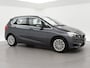BMW 2-Serie Active Tourer 225i H.E. 230 PK AUT. *81.089 KM / ORIG. NL* + CARPLAY | HEAD-UP | LEDER | SFEERVERL. | STOELVERW.