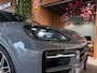 Porsche Cayenne Coupé 3.0 E-Hybrid Sportchrono | Sportuitlaat | 360 Camera | SportDesign pakket | Bose | Keyless | SoftClose | 22inch |