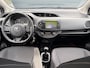 Toyota Yaris 1.3 VVT-i Dynamic 1e Eigenaar,Navi,Camera,Trekhaak,6 Bak,Clima,Cruise,Lm velgen,100pk,N.A.P,Bj 12-2015,Apk tot 12-2026
