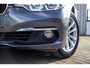 BMW 3-Serie Touring 320i Luxury Line|Pano|HUD|B48|Memory|Keyless|Trekhaak|BTW