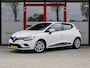 Renault Clio 90PK TCe Intens | Trekhaak | Origineel NL | 2e Eigenaar | LED Koplampen | Climate Control | Cruise Control | Parkeersensoren | Facelift | Keyless Entry & GO | Lichtmetalen Velgen 16'' | NAP Nationale Auto Pas |