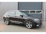 Volkswagen Tiguan 1.4 TSI 92kw 125pk R-Line Connected Series, Trekhaak afneembaar , Lane assist, Cruise control , Carplay , Navi, PDC, Achteruitrijcamera , LMV. Parkeerassistent . etc