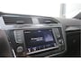 Volkswagen Tiguan 1.4 TSI 92kw 125pk R-Line Connected Series, Trekhaak afneembaar , Lane assist, Cruise control , Carplay , Navi, PDC, Achteruitrijcamera , LMV. Parkeerassistent . etc