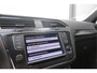 Volkswagen Tiguan 1.4 TSI 92kw 125pk R-Line Connected Series, Trekhaak afneembaar , Lane assist, Cruise control , Carplay , Navi, PDC, Achteruitrijcamera , LMV. Parkeerassistent . etc