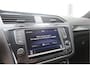 Volkswagen Tiguan 1.4 TSI 92kw 125pk R-Line Connected Series, Trekhaak afneembaar , Lane assist, Cruise control , Carplay , Navi, PDC, Achteruitrijcamera , LMV. Parkeerassistent . etc