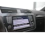 Volkswagen Tiguan 1.4 TSI 92kw 125pk R-Line Connected Series, Trekhaak afneembaar , Lane assist, Cruise control , Carplay , Navi, PDC, Achteruitrijcamera , LMV. Parkeerassistent . etc
