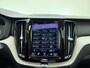 Volvo XC60 T8 390pk AWD Inscription / Harman Kardon audio / Panorama dak / Trekhaak / BLIS / Keyless entry / Elektrisch verstelbare stoelen /