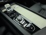 Volvo XC60 T8 390pk AWD Inscription / Harman Kardon audio / Panorama dak / Trekhaak / BLIS / Keyless entry / Elektrisch verstelbare stoelen /
