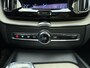 Volvo XC60 T8 390pk AWD Inscription / Harman Kardon audio / Panorama dak / Trekhaak / BLIS / Keyless entry / Elektrisch verstelbare stoelen /