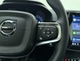 Volvo XC40 B3 177pk Plus Dark / Elektrische verstelbare stoelen / 360 graden camera / Harman kardon audio / Keyles enrty / All-season banden / 19''velgen /